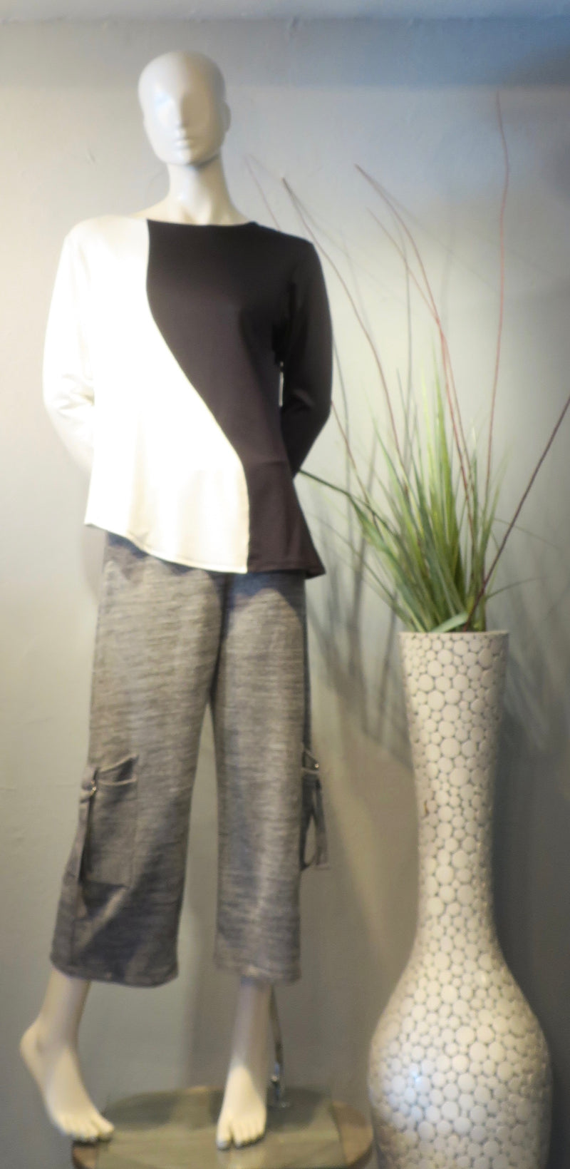 Yin Yang Top - Blk & Wht